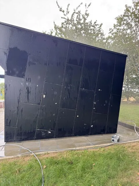 Ren facade efter graffitifjernelse